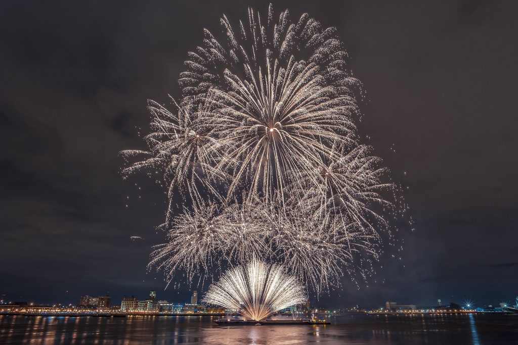 Memorial Day Weekend Fireworks at Cherry Street Pier » Cherry Street Pier